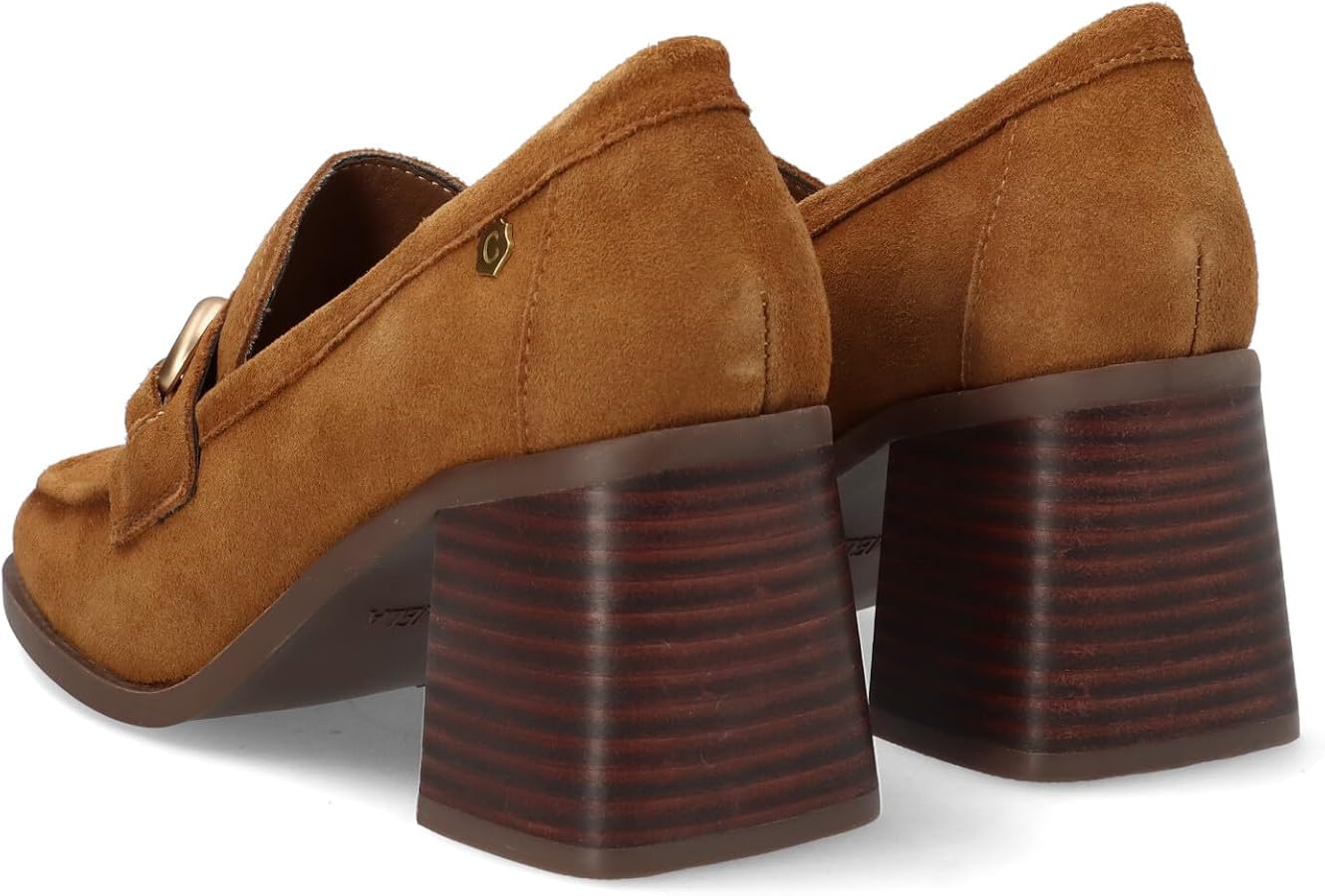 Zapato Carmela 161138  Zapatos Mocasín de Tacón de Mujer Camel en Piel Serraje Camel