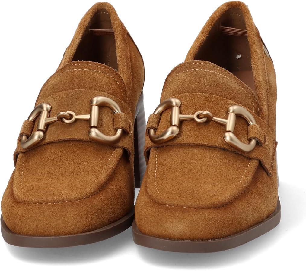 Zapato Carmela 161138  Zapatos Mocasín de Tacón de Mujer Camel en Piel Serraje Camel