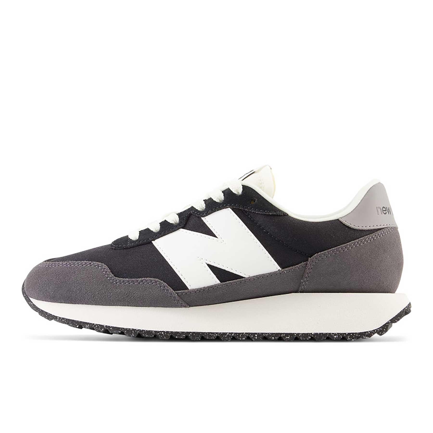 deportivas-newbalance-negras3