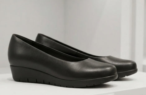 Zapato 10557 Chamby con cuña, de piel negro